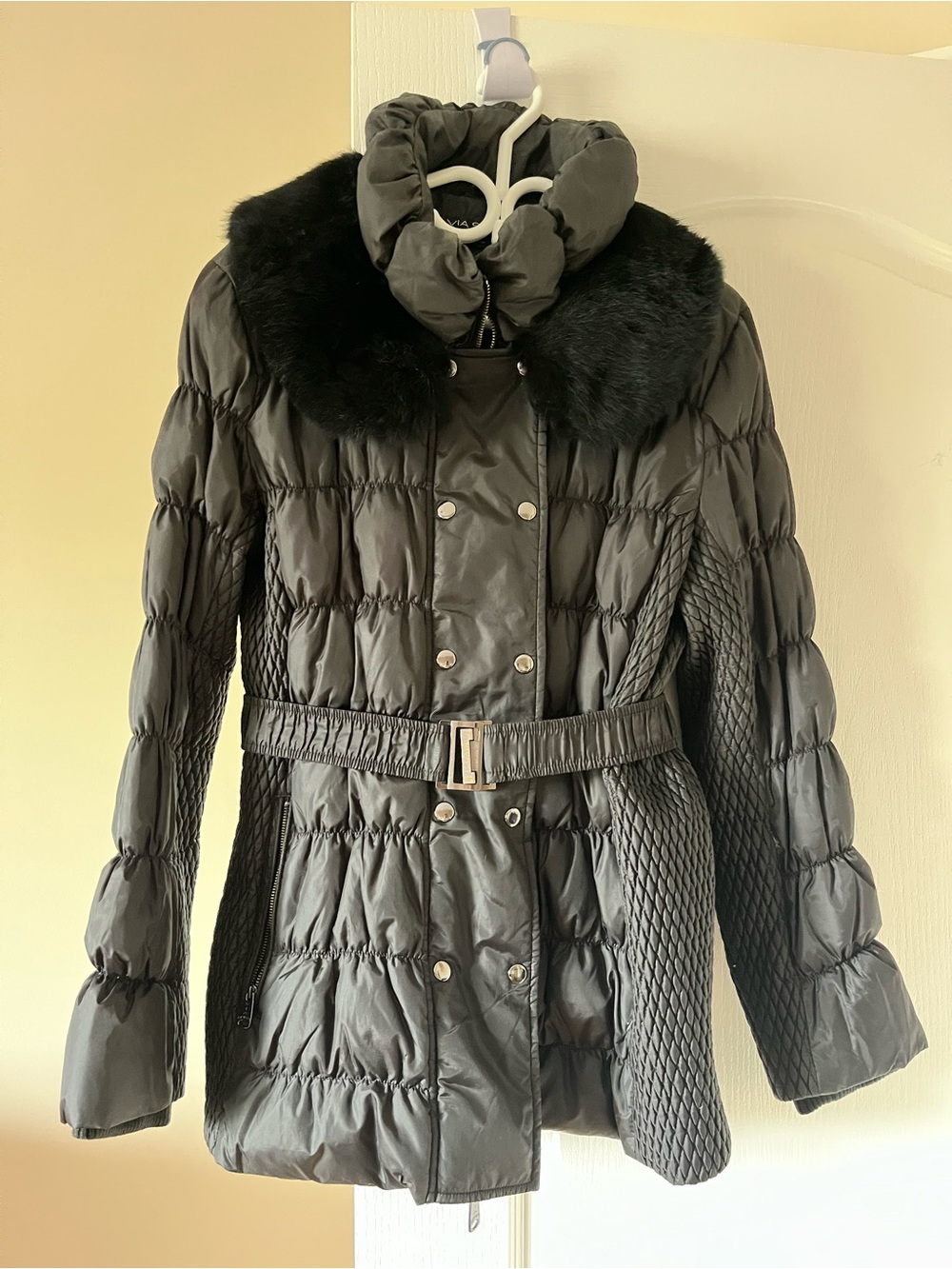 Via Spiga Black Quilted Belted Puffer Coat with Rabbit Fur Collar